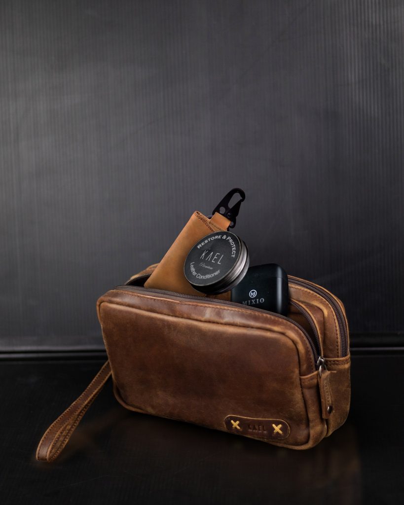 Hand Bag Cherokee Double: Elegansi dan Fungsionalitas dalam Satu Genggaman - Kael Leather Goods