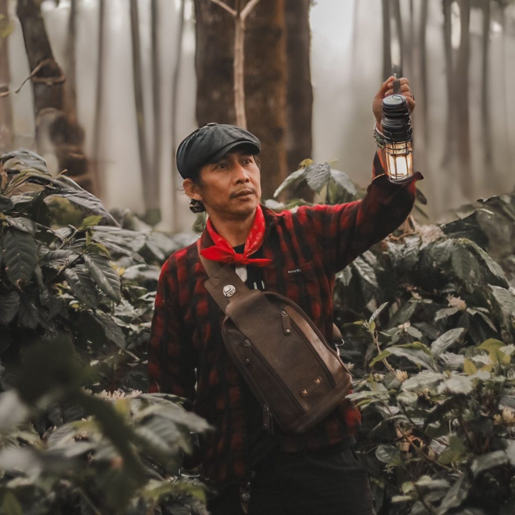 7 Kesalahan Bisa Bikin Tersesat di Hutan - Kael Leather Goods