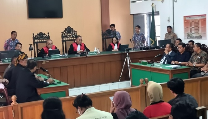 Kelakar Hakim MK Saldi Isra di Persidangan