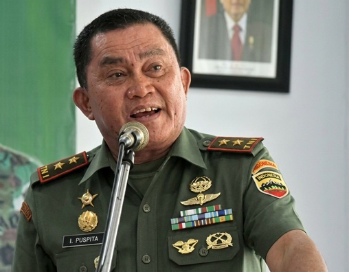 Latar Belakang dan Pendidikan Militer Lodewyk Pusung