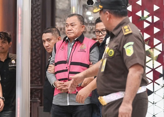 Kekayaan Lodewyk Pusung Jadi Sorotan